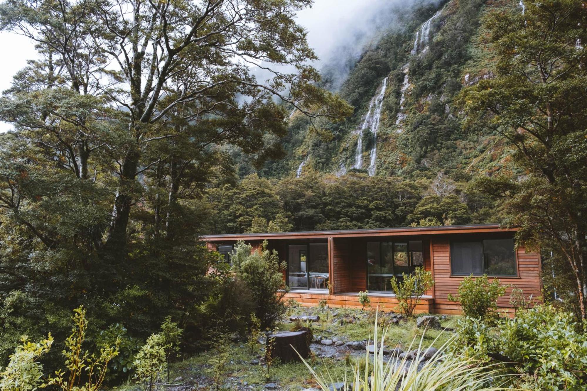 Milford Sound Lodge Экстерьер фото