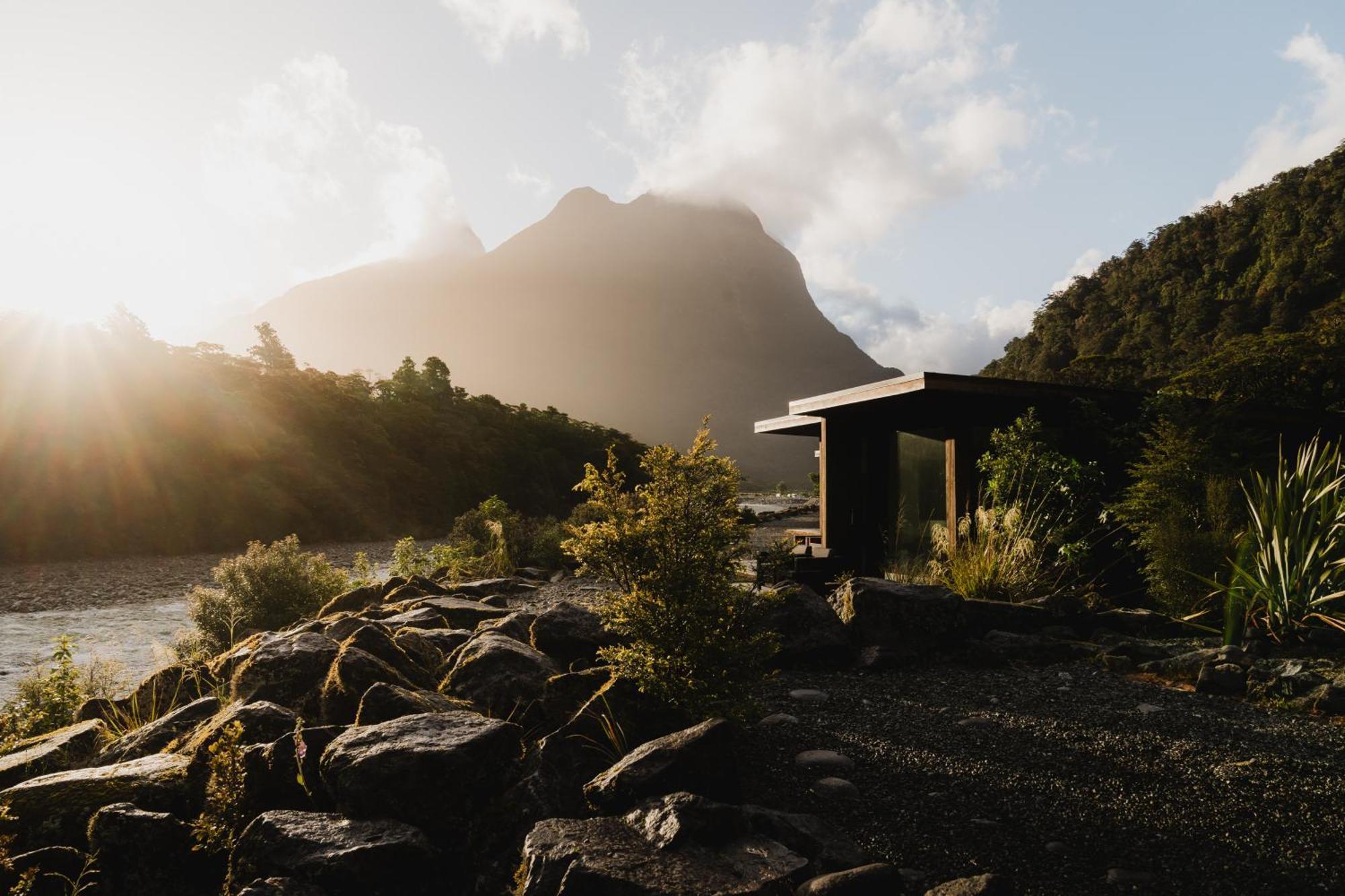 Milford Sound Lodge Экстерьер фото
